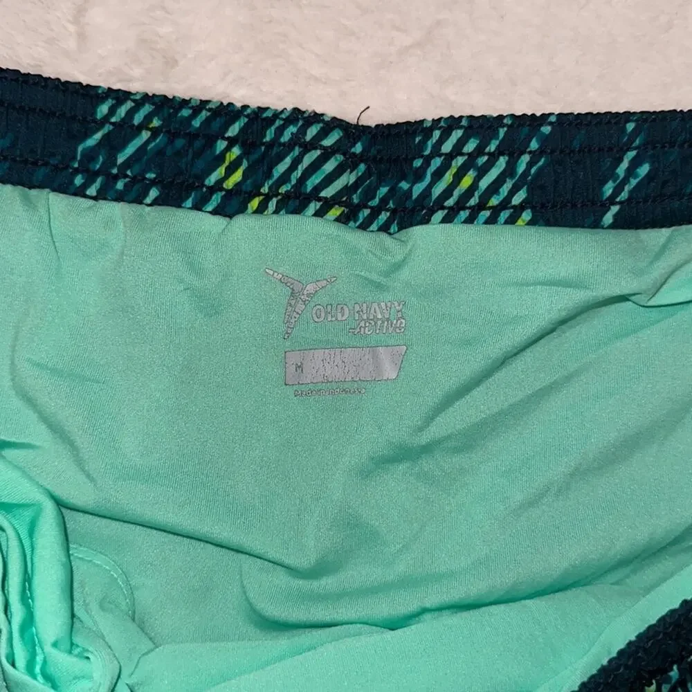 Old Navy Active Women’s Athletic Shorts Size‎ Medium